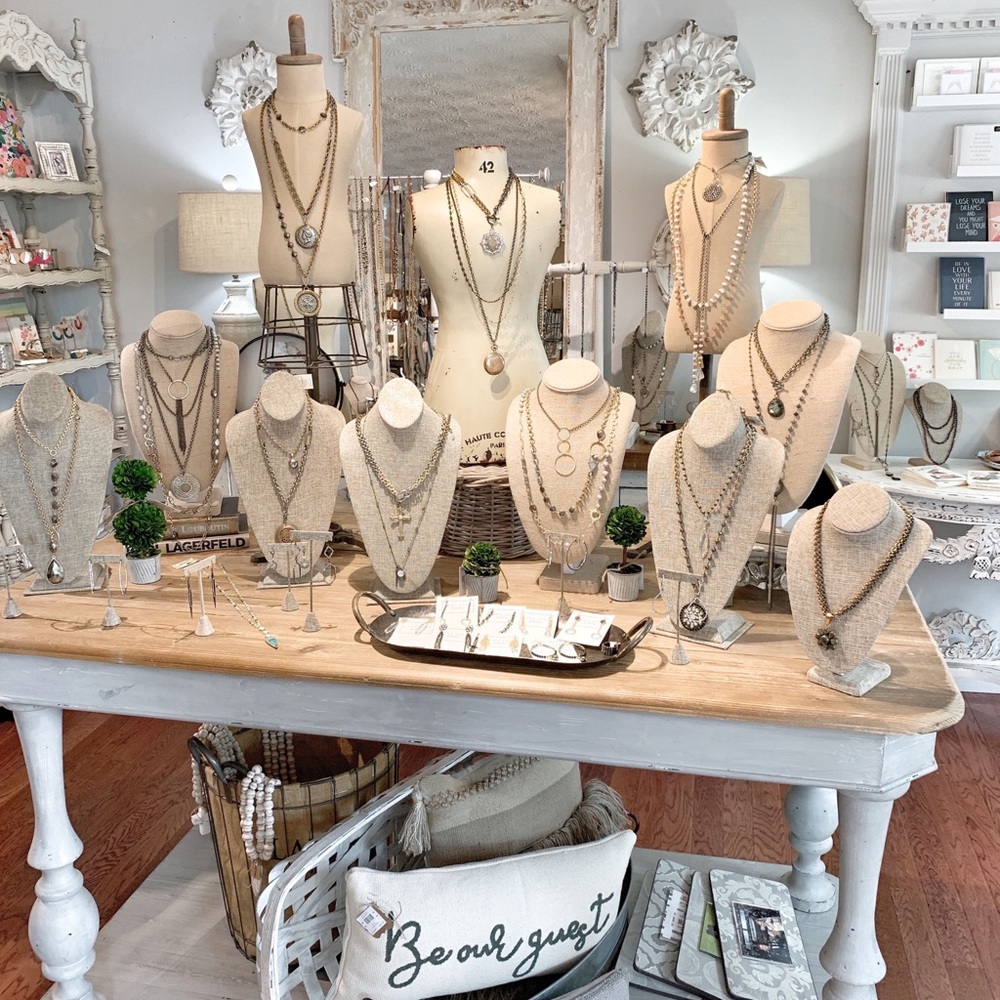 Meet us: Moda Bella Shop